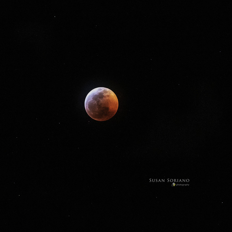 Full Eclipse Shot with Canon 5D, ISO 3200, 1/4 s @ f/7.1